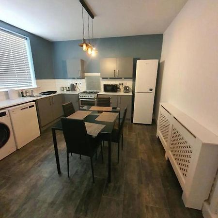 Double Bedroom 96Glc Greater Manchester ミドルトン エクステリア 写真