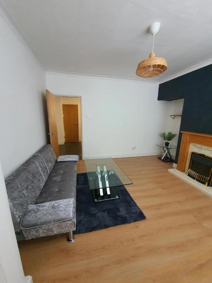 Double Bedroom 96Glc Greater Manchester ミドルトン エクステリア 写真